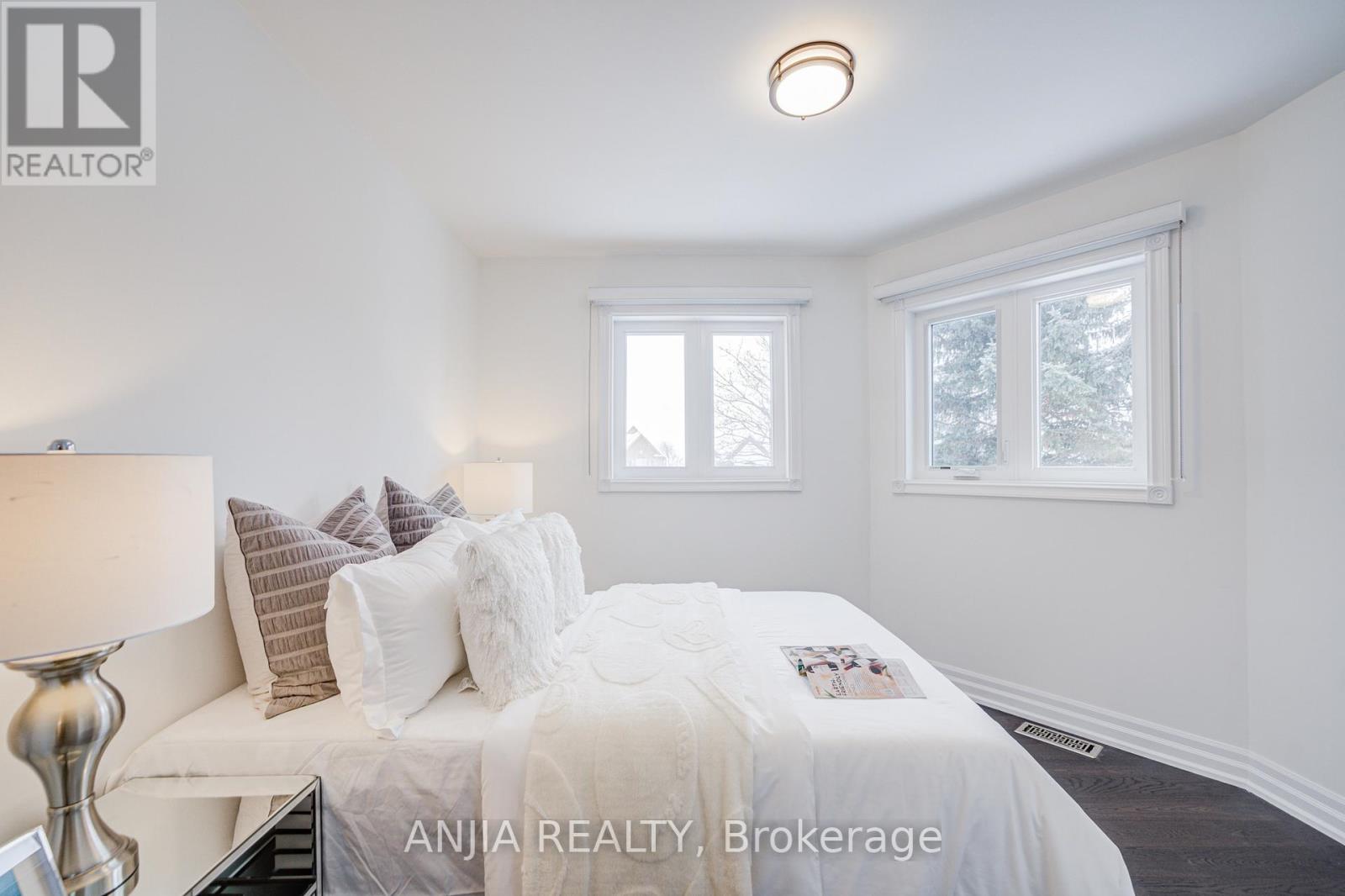 289 Hoover Park Drive, Whitchurch-Stouffville, Ontario  L4A 1K9 - Photo 34 - N12761138