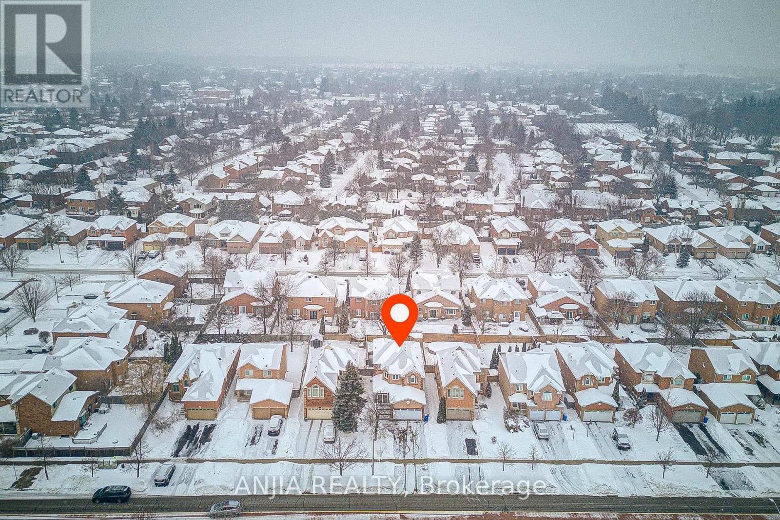 289 Hoover Park Drive, Whitchurch-Stouffville, Ontario  L4A 1K9 - Photo 49 - N12761138