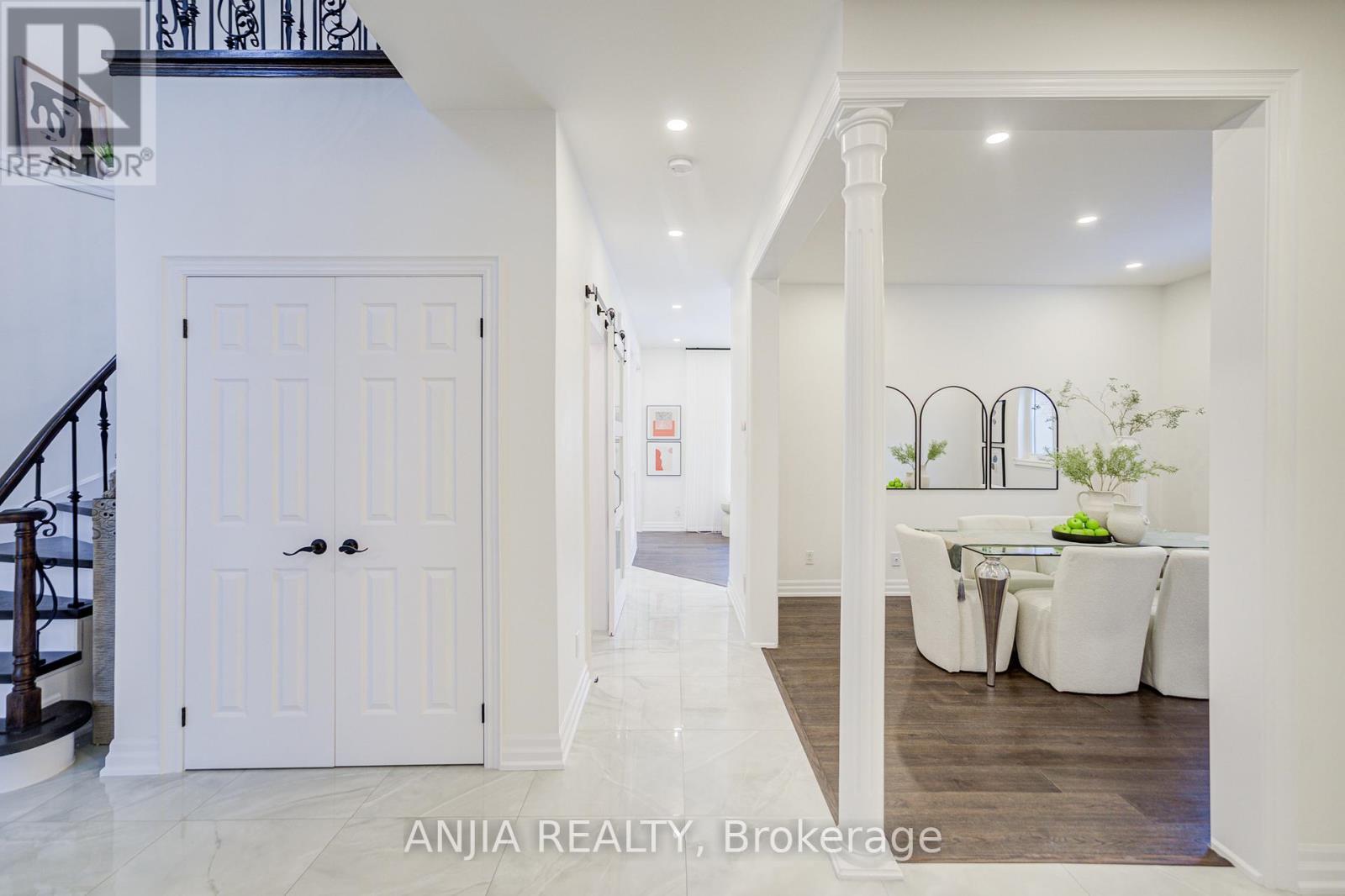 289 Hoover Park Drive, Whitchurch-Stouffville, Ontario  L4A 1K9 - Photo 7 - N12761138