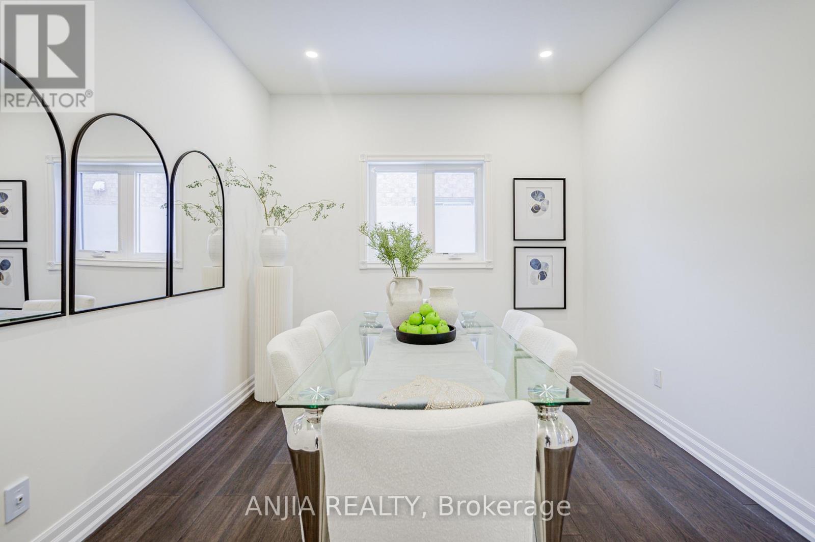 289 Hoover Park Drive, Whitchurch-Stouffville, Ontario  L4A 1K9 - Photo 9 - N12761138