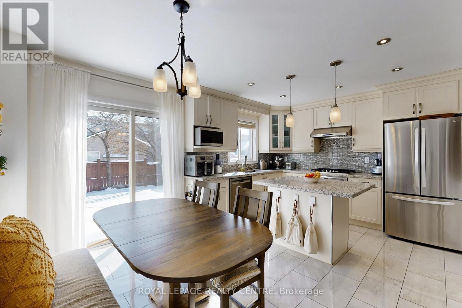 3794 Foxborough Trail, Mississauga, Ontario  L5N 7T7 - Photo 13 - W12760958