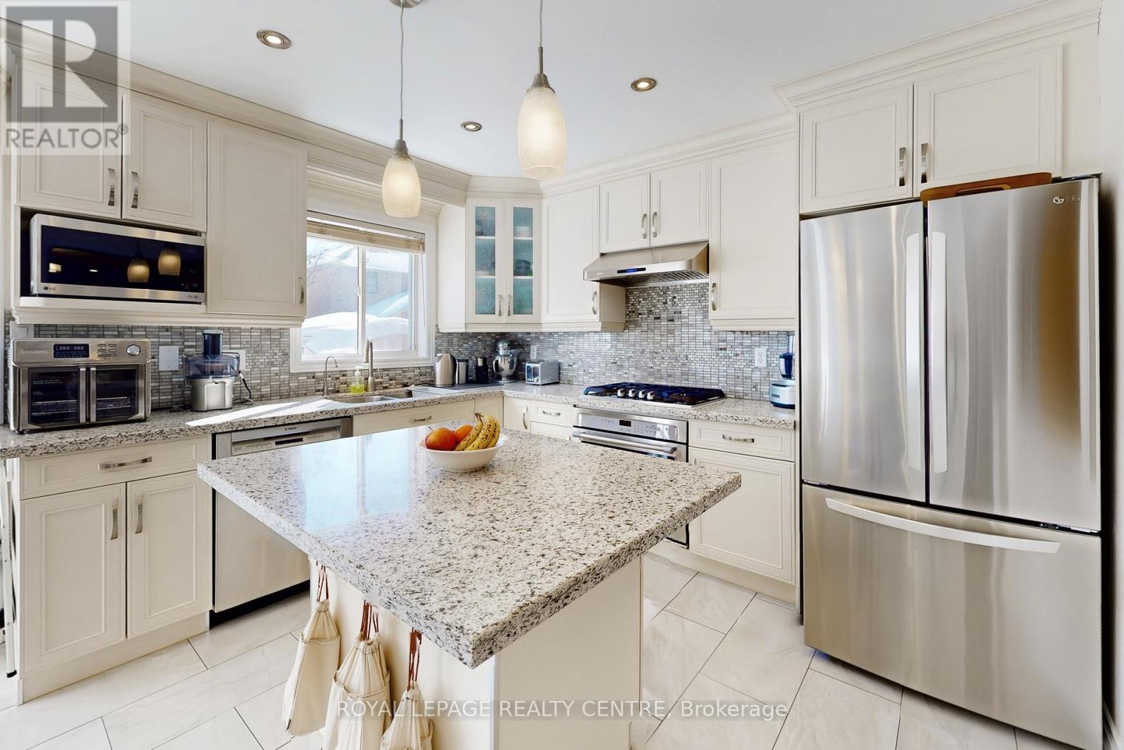 3794 Foxborough Trail, Mississauga, Ontario  L5N 7T7 - Photo 8 - W12760958