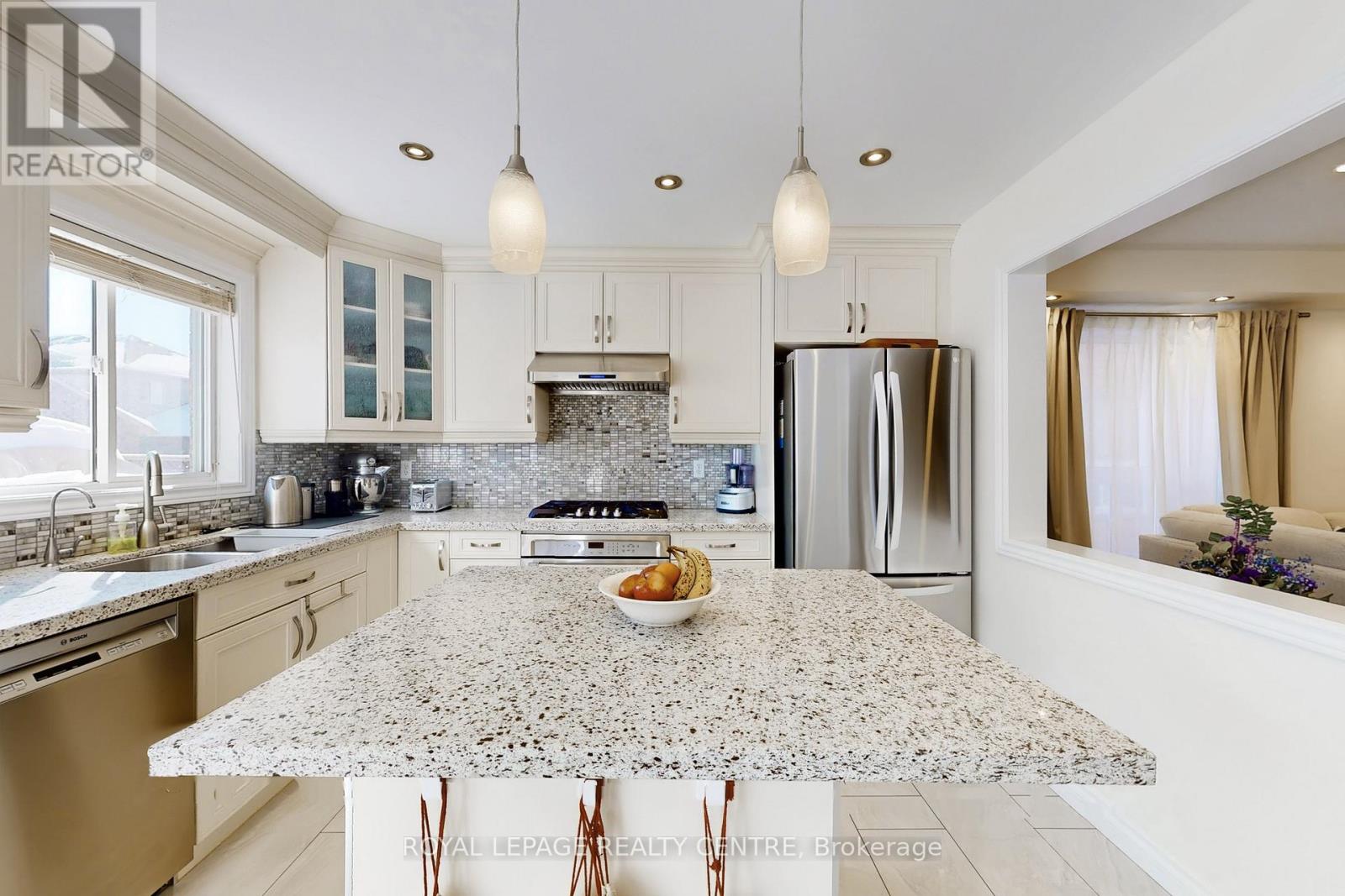 3794 Foxborough Trail, Mississauga, Ontario  L5N 7T7 - Photo 9 - W12760958