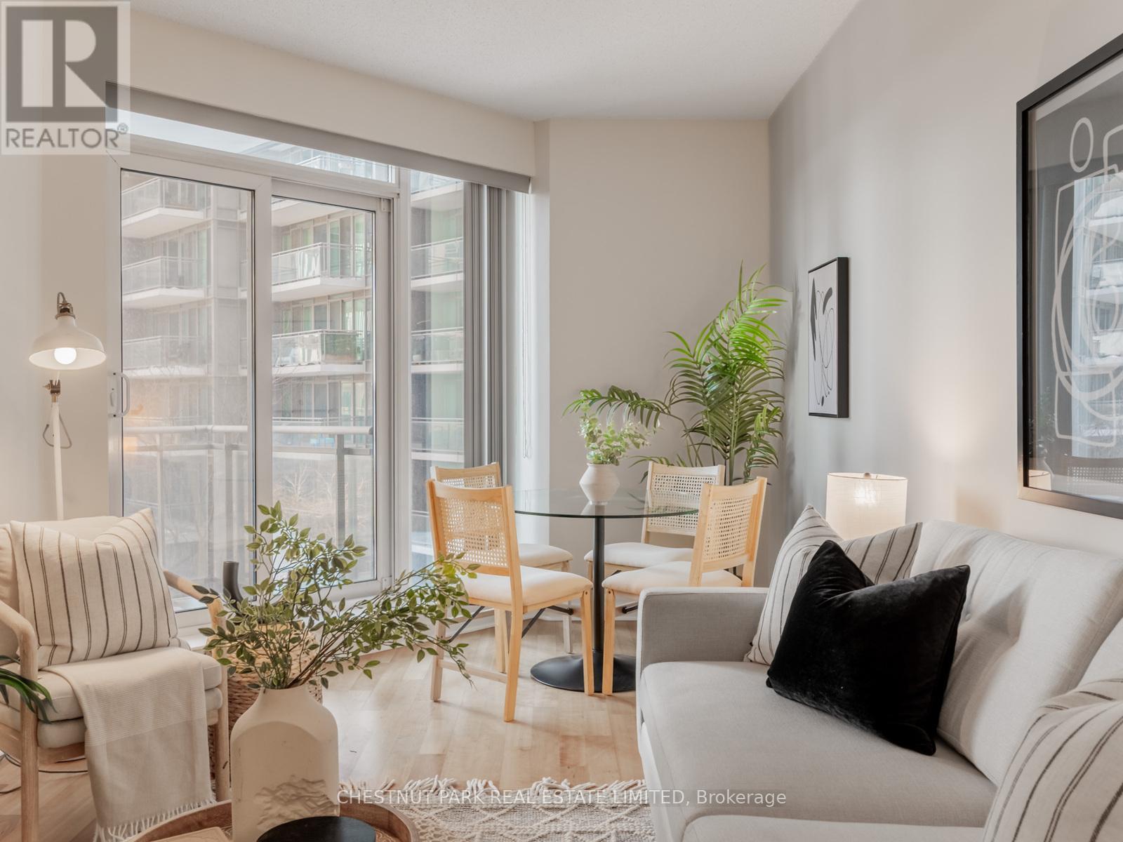 501 - 2119 Lake Shore Boulevard W, Toronto (Mimico), Ontario  M8V 4E8 - Photo 11 - W12760988