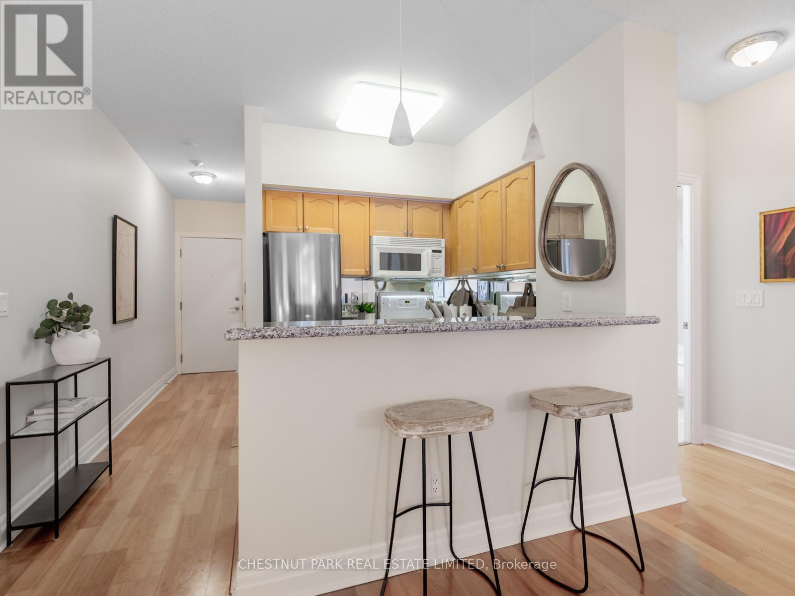 501 - 2119 Lake Shore Boulevard W, Toronto (Mimico), Ontario  M8V 4E8 - Photo 5 - W12760988