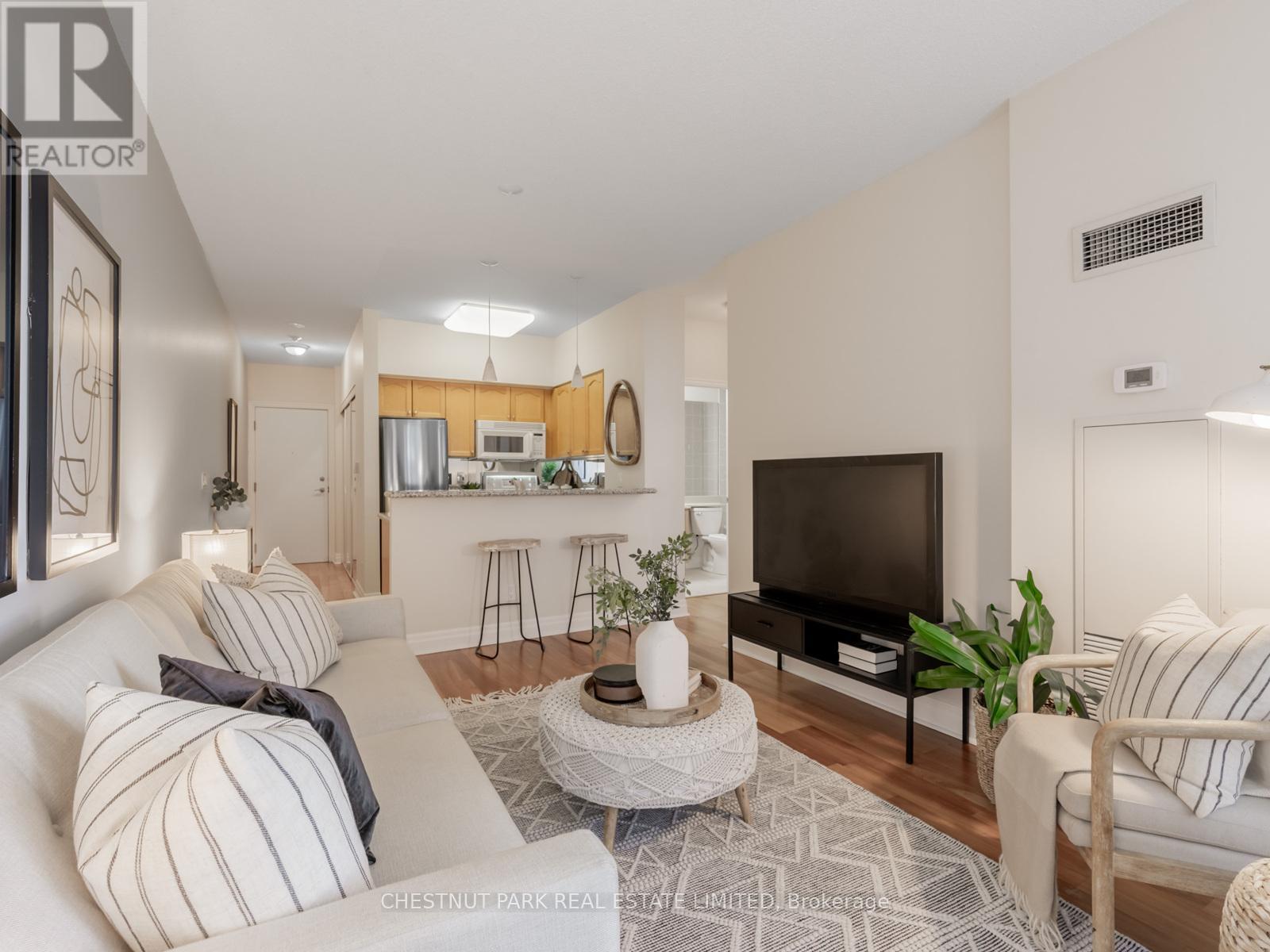 501 - 2119 Lake Shore Boulevard W, Toronto (Mimico), Ontario  M8V 4E8 - Photo 9 - W12760988