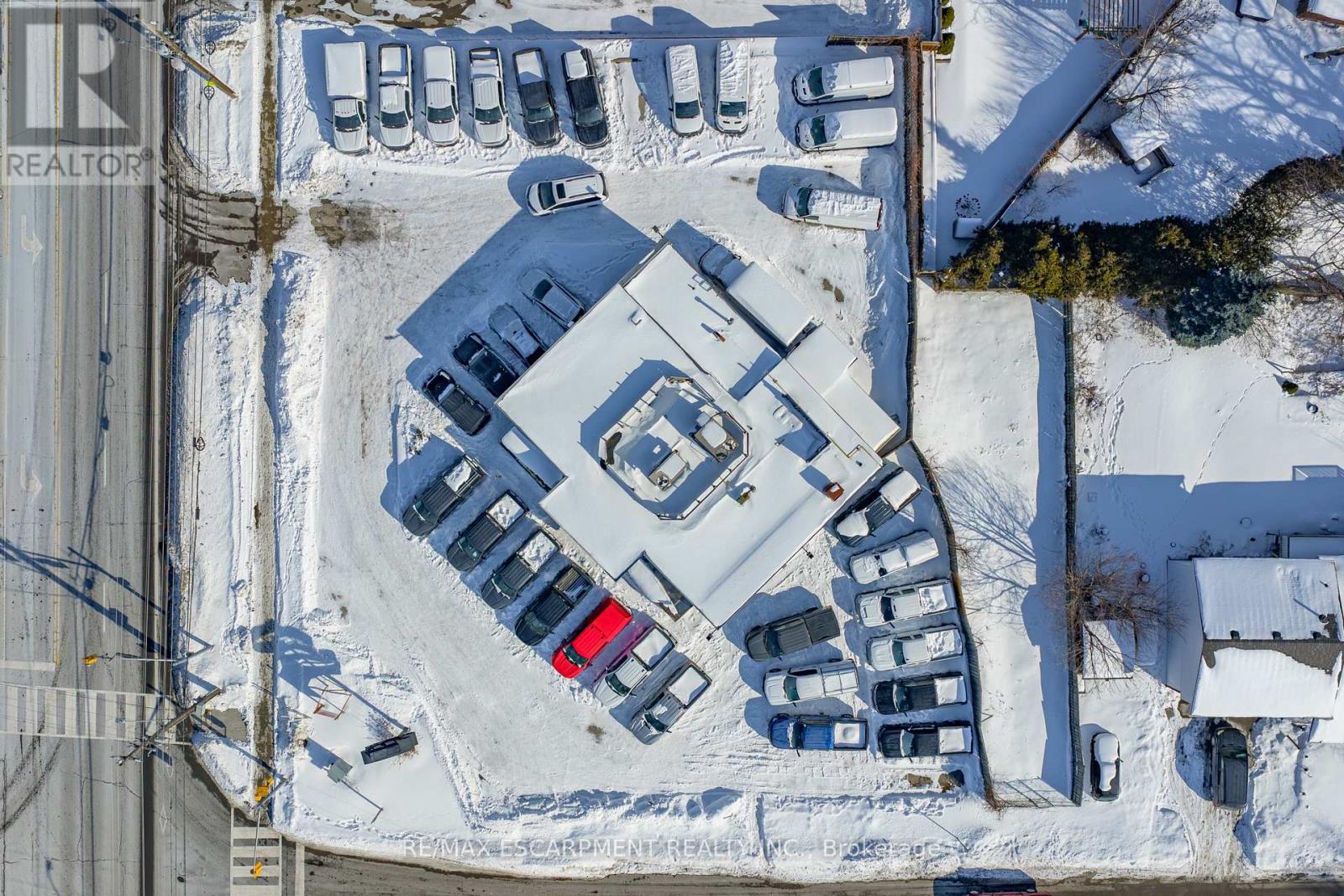 434 Plains Road E, Burlington (Lasalle), Ontario  L7T 2E1 - Photo 4 - W12761010