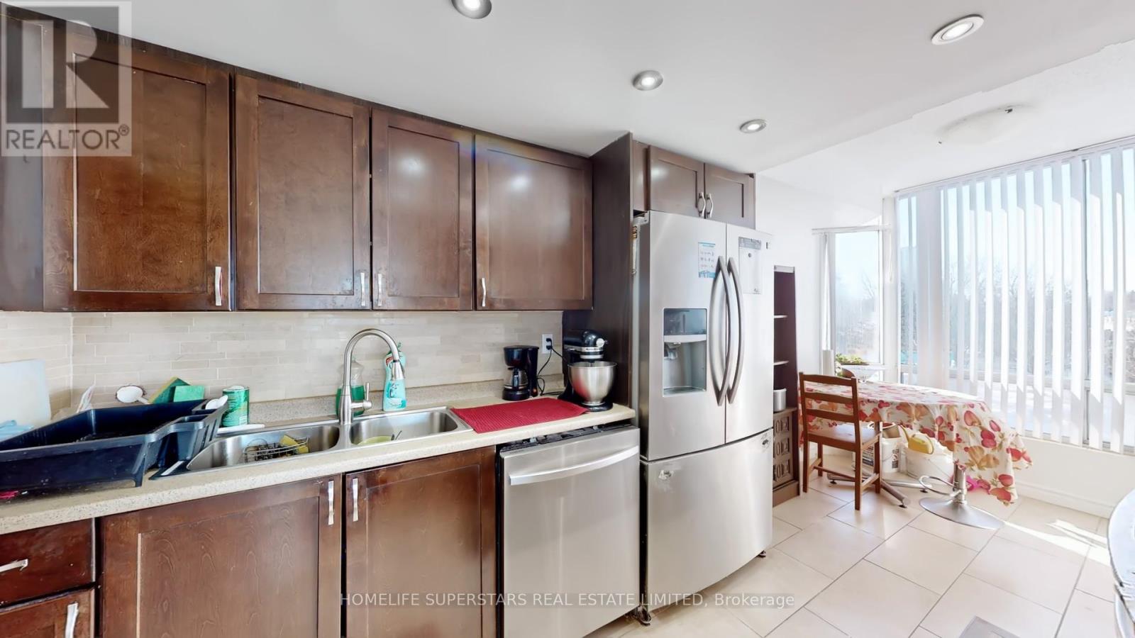 #301 - 26 Hanover Road, Brampton, Ontario  L6S 4T2 - Photo 12 - W12761012