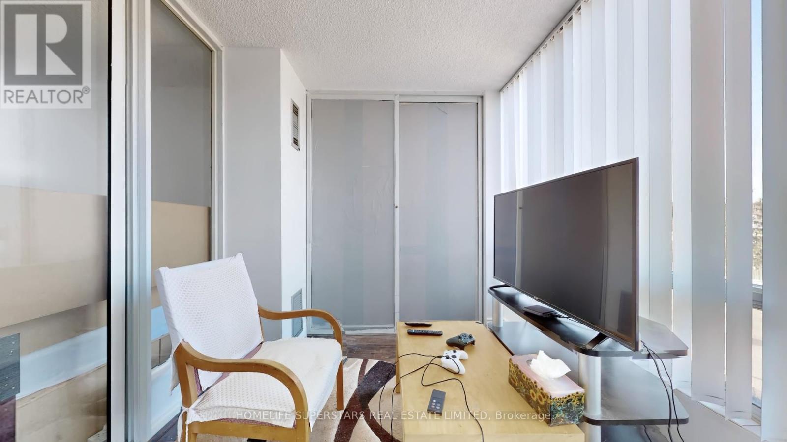 #301 - 26 Hanover Road, Brampton, Ontario  L6S 4T2 - Photo 28 - W12761012