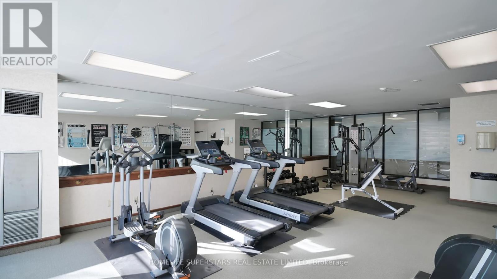 #301 - 26 Hanover Road, Brampton, Ontario  L6S 4T2 - Photo 43 - W12761012