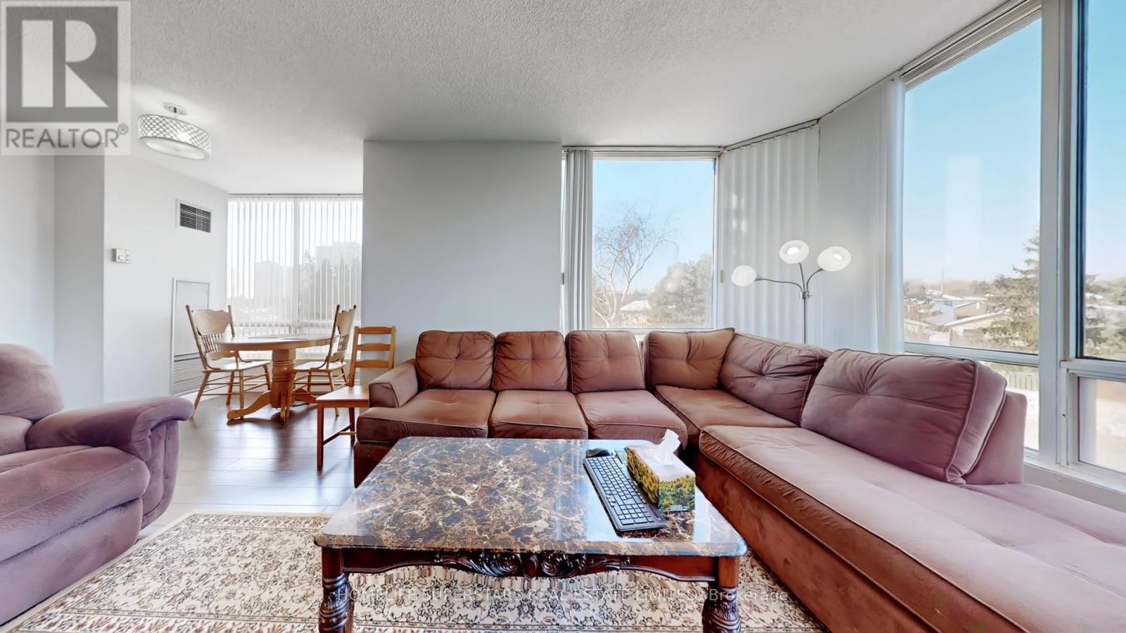 #301 - 26 Hanover Road, Brampton, Ontario  L6S 4T2 - Photo 9 - W12761012