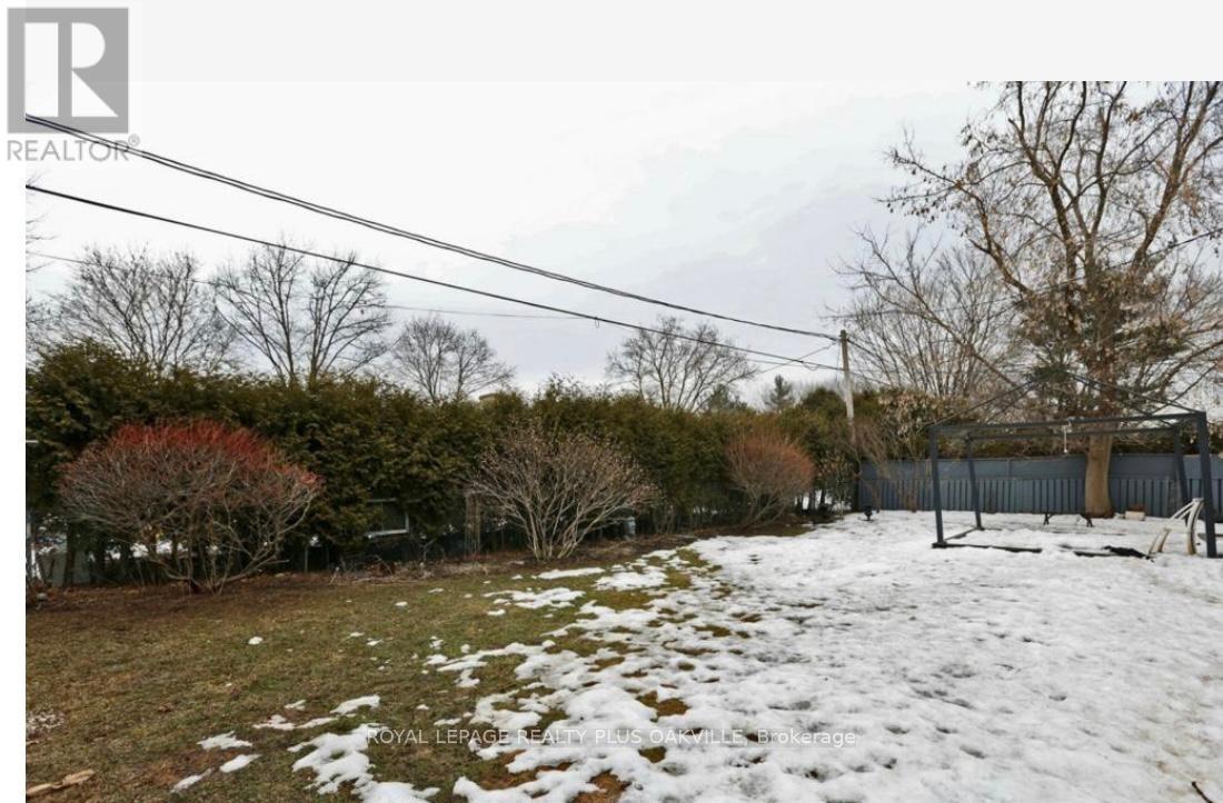 1065 Bomorda Drive, Oakville, Ontario  L6H 1Y3 - Photo 21 - W12761034