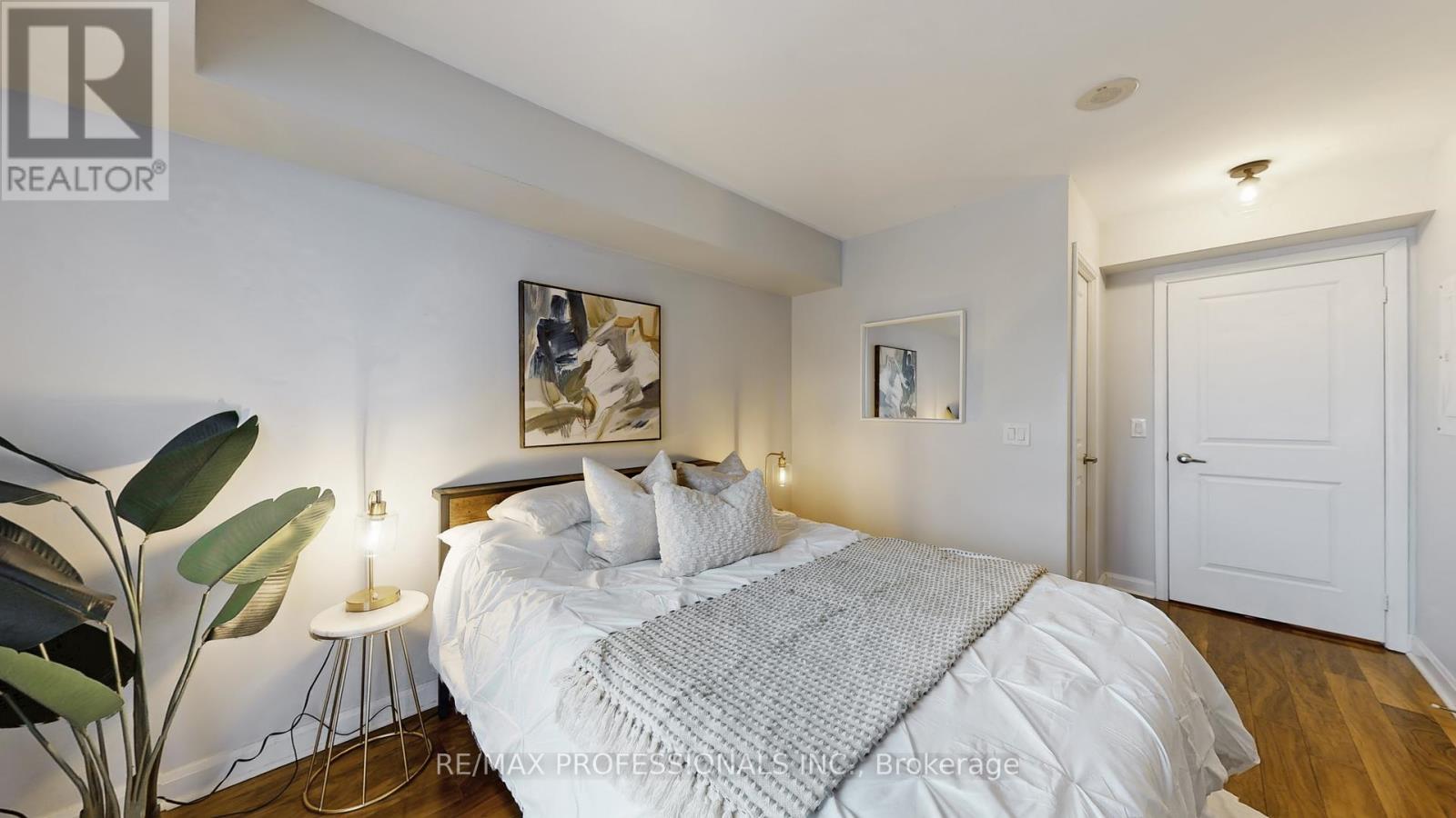 305 - 1 Michael Power Place, Toronto, Ontario  M9A 0A1 - Photo 18 - W12761046