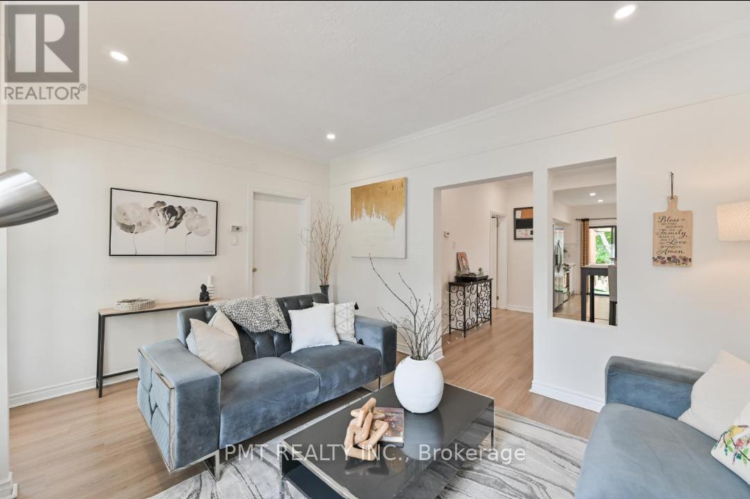 Main - 406 Nairn Avenue, Toronto, Ontario  M6E 4J3 - Photo 7 - W12761132