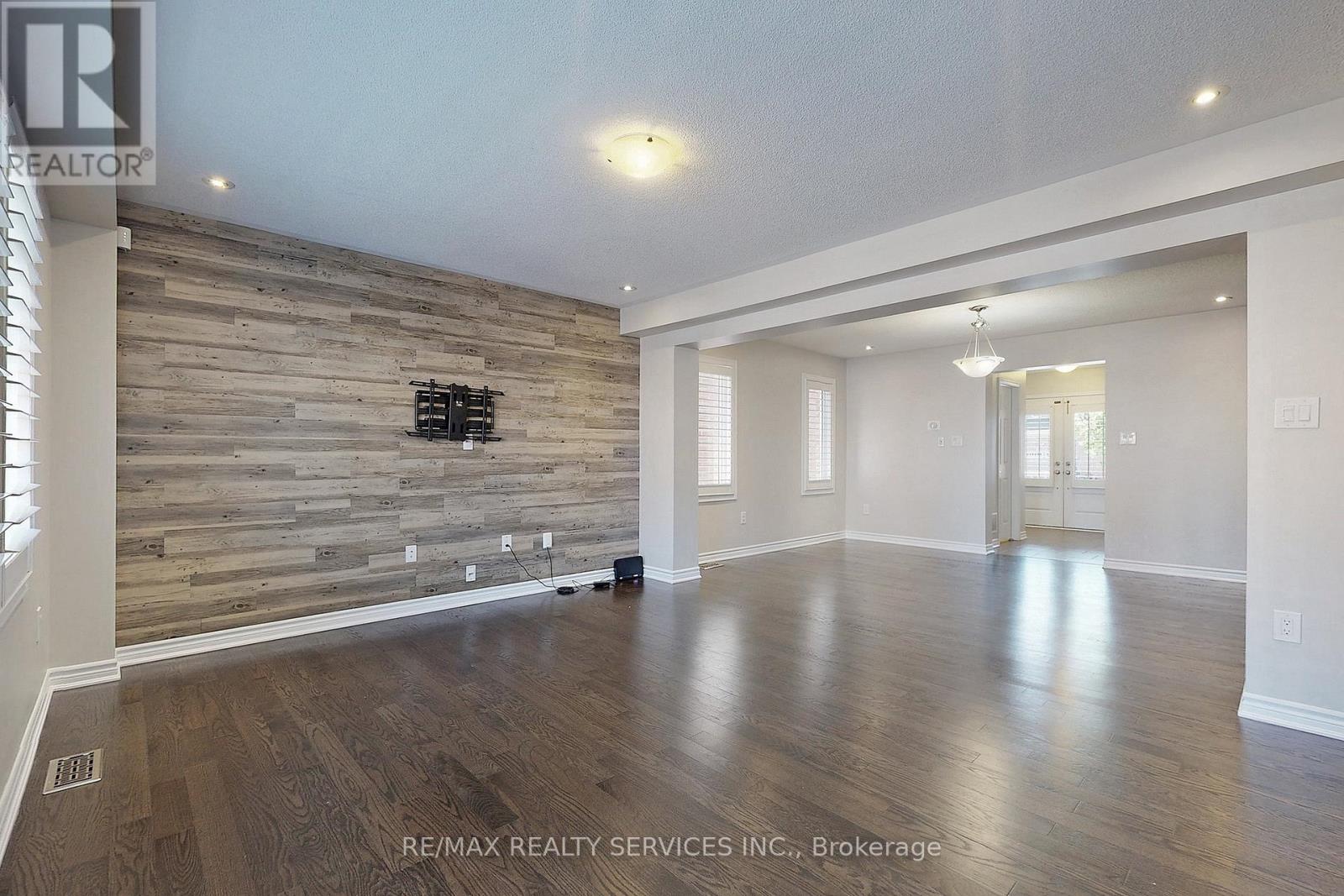 Upper - 31 Leadenhall Road, Brampton (Northwest Brampton), Ontario  L7A 4G4 - Photo 8 - W12761134