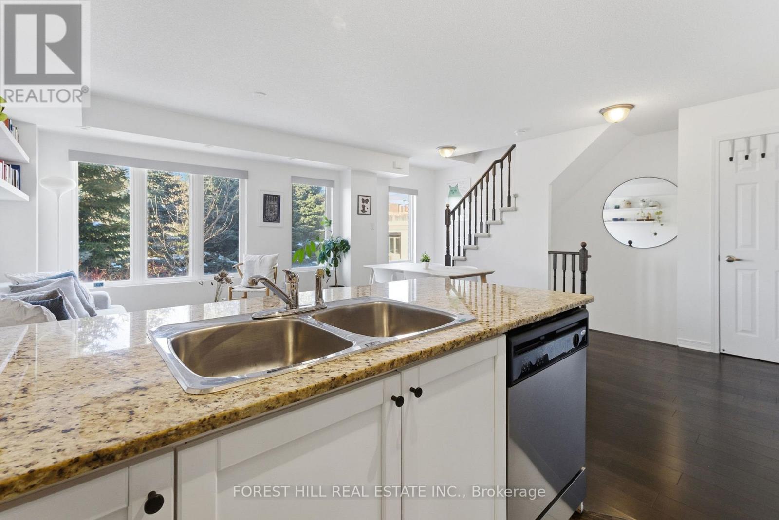 220 - 20 Elsie Lane, Toronto (Dovercourt-Wallace Emerson-Junction), Ontario  M6P 3N9 - Photo 13 - W12761150