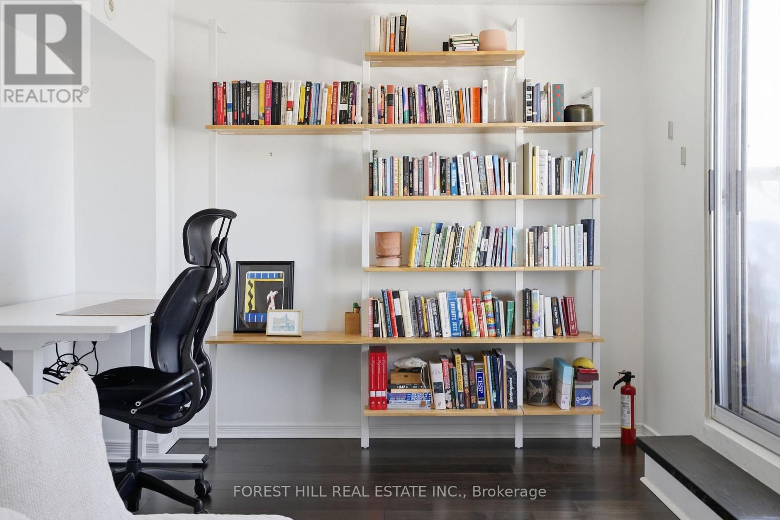 220 - 20 Elsie Lane, Toronto (Dovercourt-Wallace Emerson-Junction), Ontario  M6P 3N9 - Photo 25 - W12761150