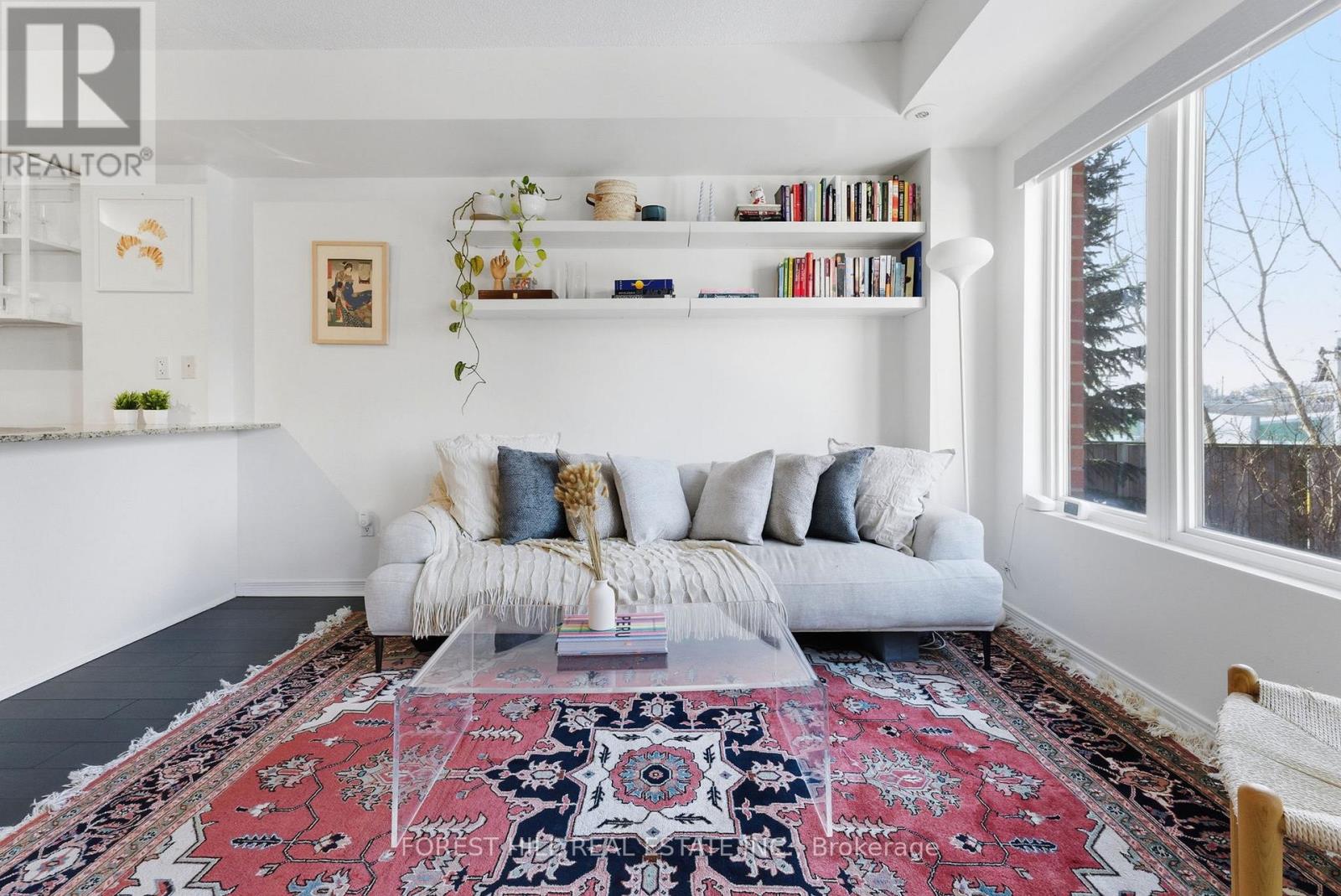 220 - 20 Elsie Lane, Toronto (Dovercourt-Wallace Emerson-Junction), Ontario  M6P 3N9 - Photo 7 - W12761150