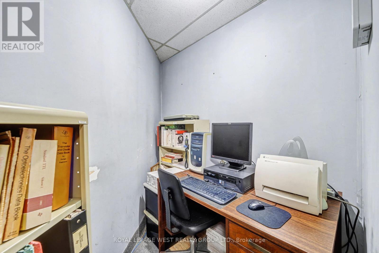 1 - 2 Steinway Boulevard, Toronto, Ontario  M9W 6J8 - Photo 10 - W12761166