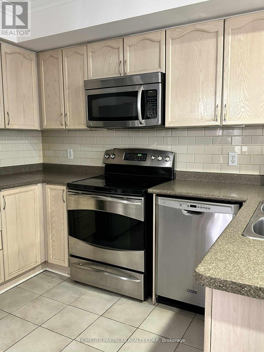 10 - 605 Shoreline Drive, Mississauga, Ontario  L5B 4K3 - Photo 5 - W12761174