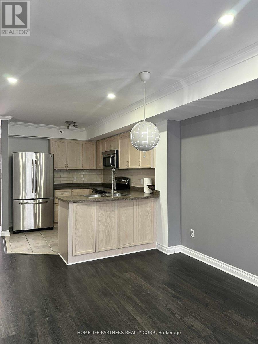 10 - 605 Shoreline Drive, Mississauga, Ontario  L5B 4K3 - Photo 6 - W12761174