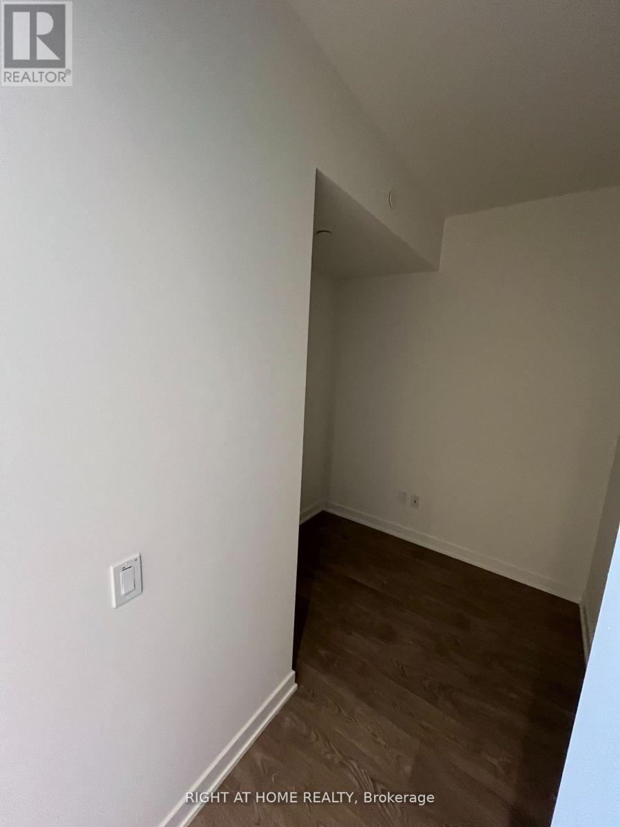 506 - 28 Ann Street, Mississauga, Ontario  L5G 0E1 - Photo 5 - W12761198