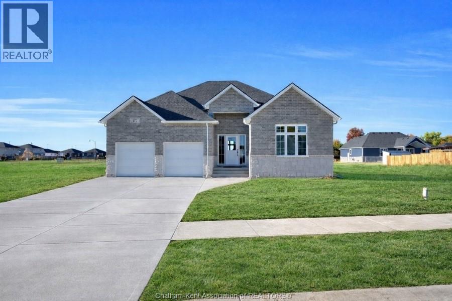 MLS# 26001048: 172 Rosewood CRESCENT, Chatham, Canada