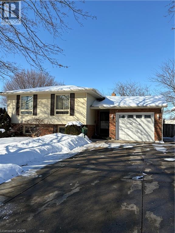 13 CHURCHILL Circle, simcoe, Ontario