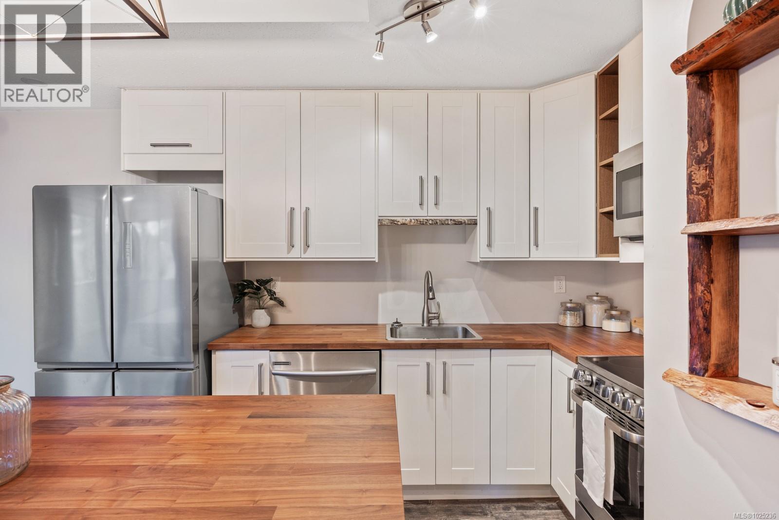 405 1111 Edgett Rd, Courtenay, British Columbia  V9N 8P2 - Photo 1 - 1025236