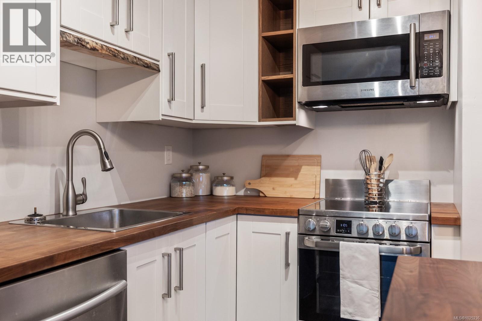 405 1111 Edgett Rd, Courtenay, British Columbia  V9N 8P2 - Photo 3 - 1025236