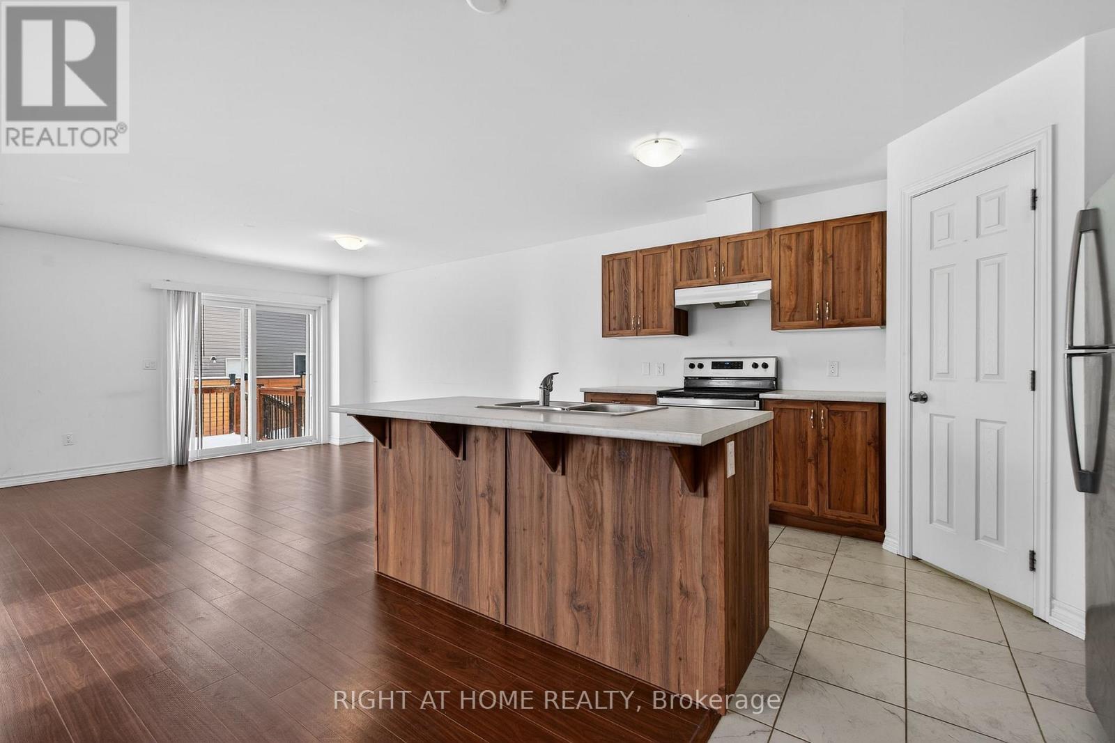 73 Brennan Crescent, Loyalist, Ontario  K0H 2H0 - Photo 12 - X12760956