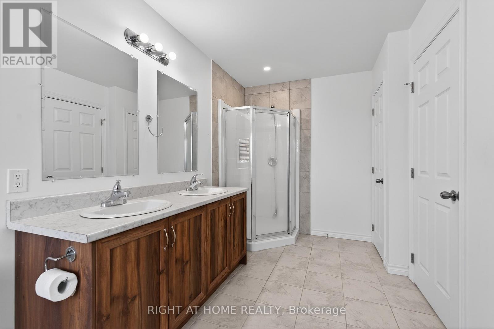 73 Brennan Crescent, Loyalist, Ontario  K0H 2H0 - Photo 19 - X12760956