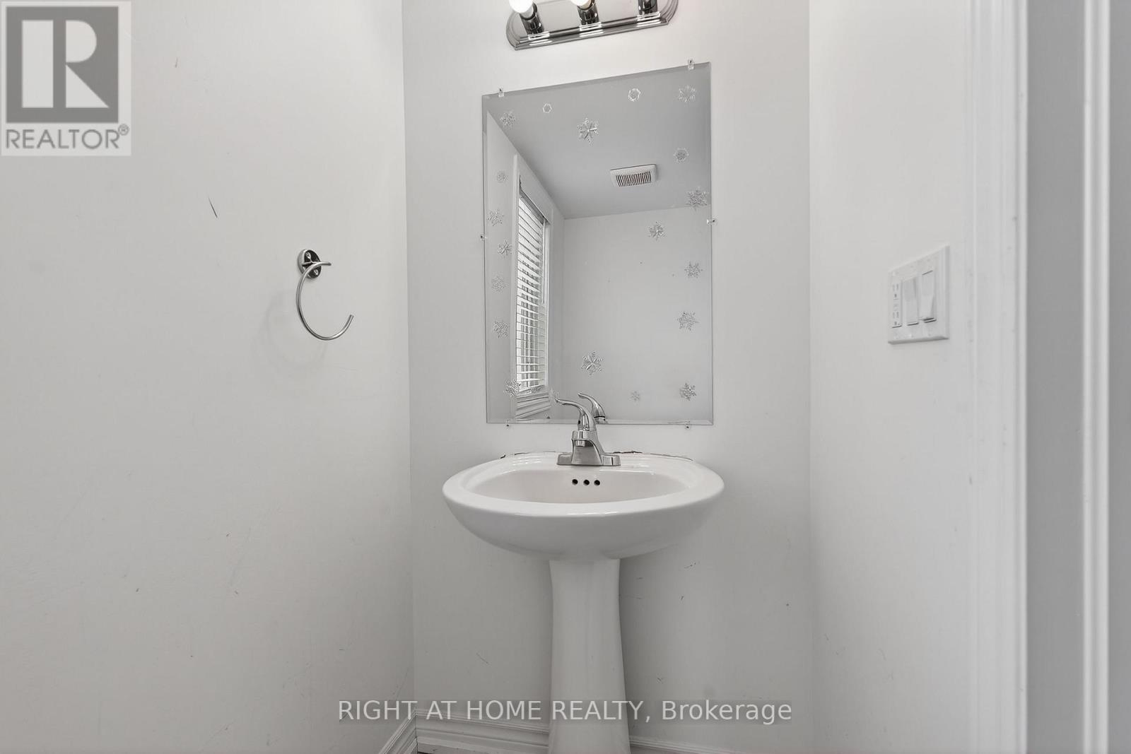 73 Brennan Crescent, Loyalist, Ontario  K0H 2H0 - Photo 6 - X12760956