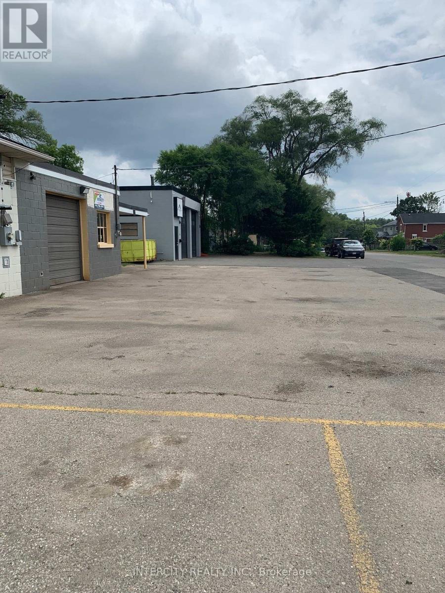 21 Industrial Street, Guelph (Grange Road), Ontario  N1E 6C2 - Photo 2 - X12761018