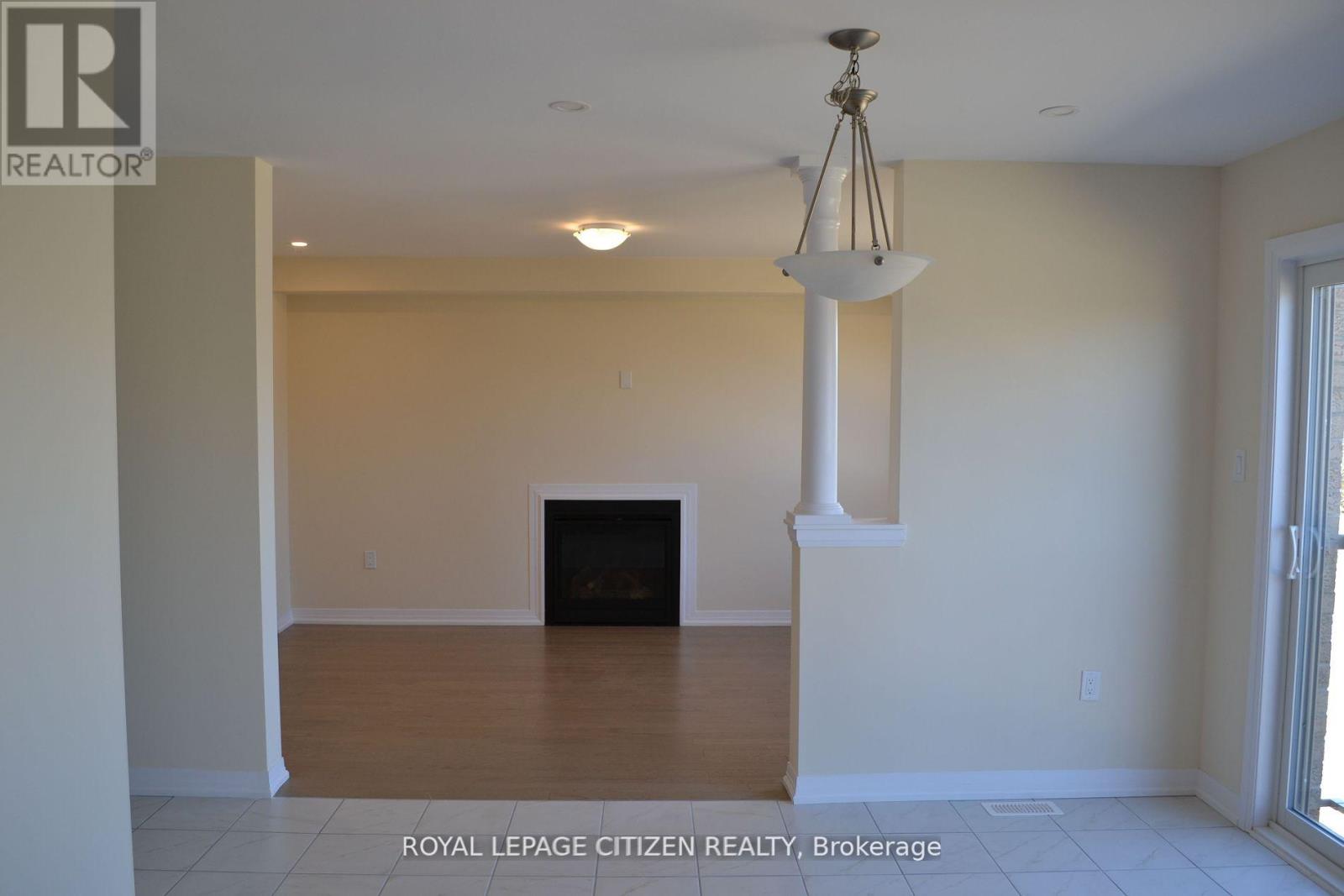 41 Carew Boulevard, Kawartha Lakes, Ontario  K9V 0P7 - Photo 11 - X12761096