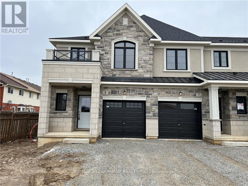 5 GENOA DRIVE, Hamilton, Ontario