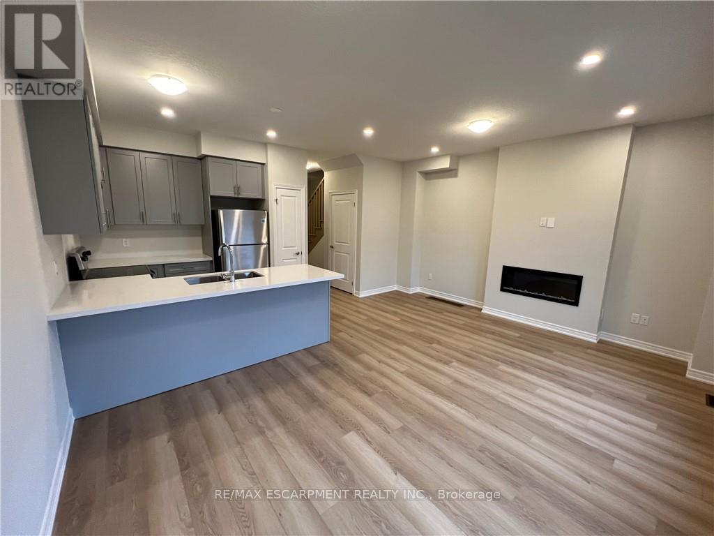 5 Genoa Drive, Hamilton, Ontario  L9B 0K1 - Photo 10 - X12761222