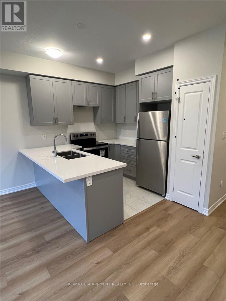 5 Genoa Drive, Hamilton, Ontario  L9B 0K1 - Photo 13 - X12761222