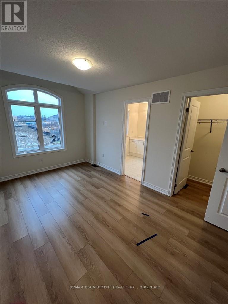 5 Genoa Drive, Hamilton, Ontario  L9B 0K1 - Photo 18 - X12761222