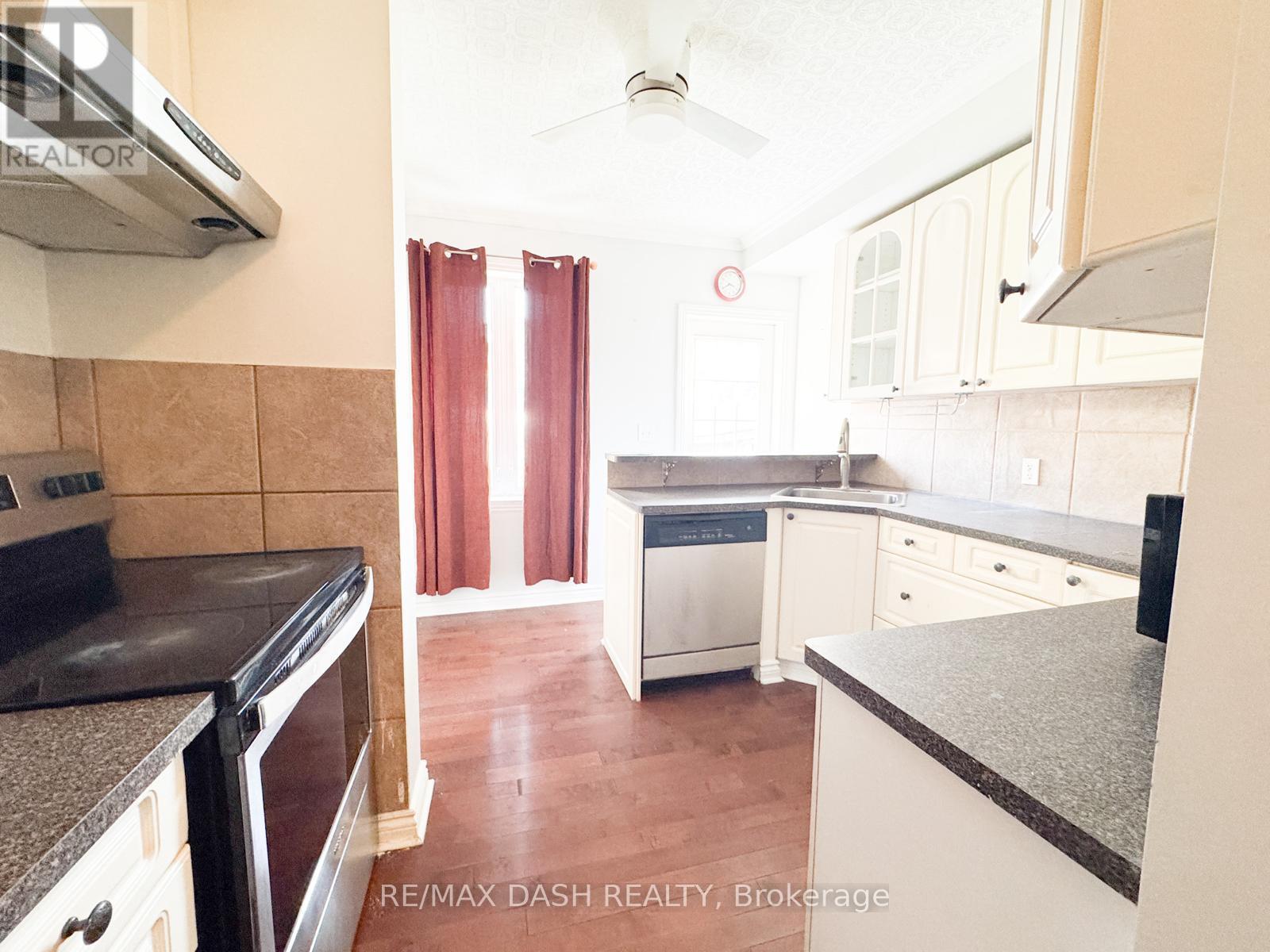 Main Fl - 1529 Queen Street E, Toronto (Greenwood-Coxwell), Ontario  M4L 1E5 - Photo 14 - E12760032