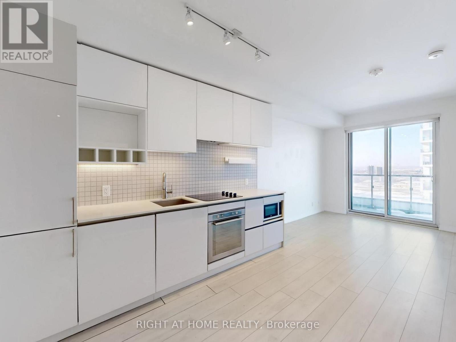 3311 - 950 PORTAGE PARKWAY, Vaughan, Ontario