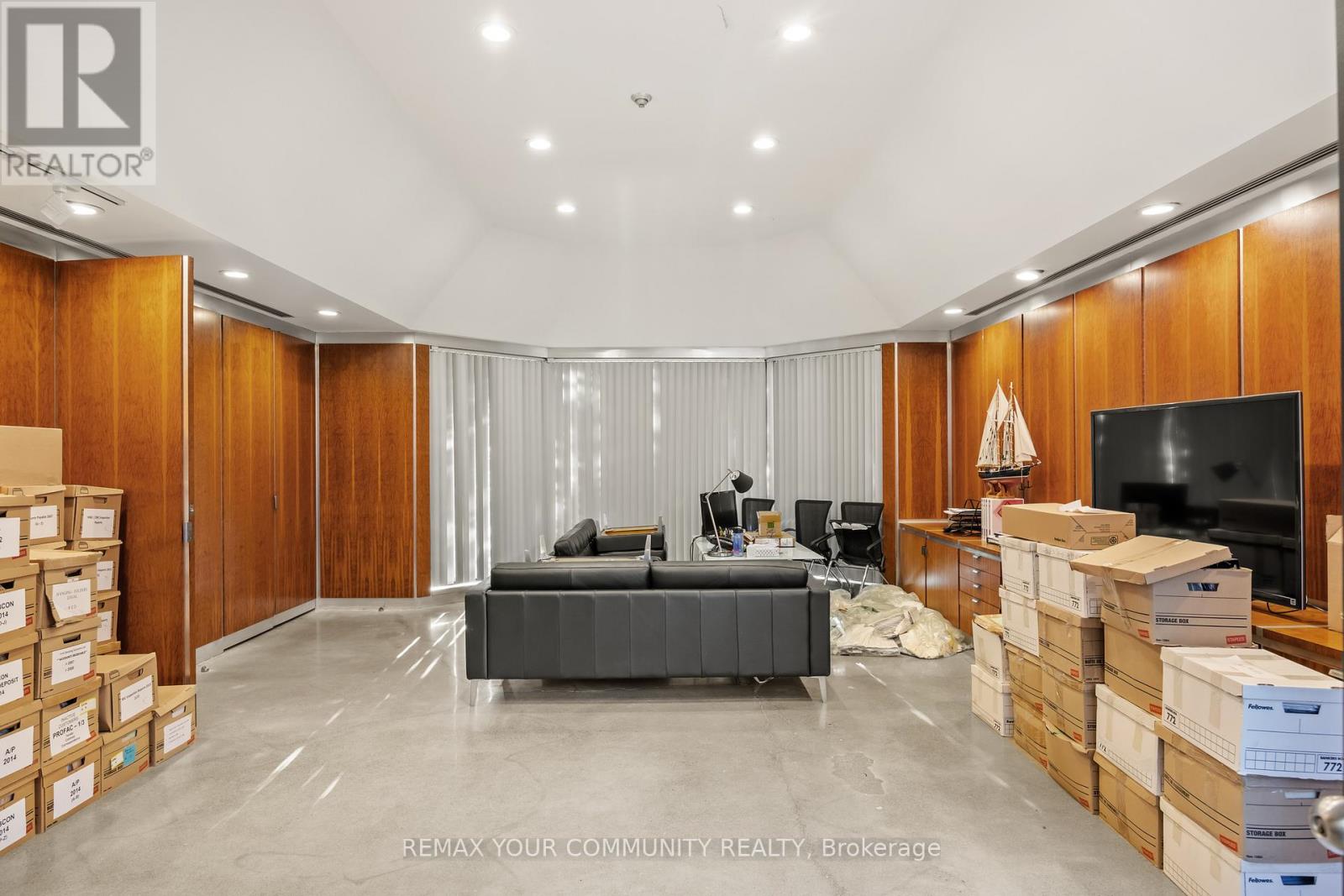 785 Arrow Road, Toronto (Humbermede), Ontario  M9M 2L4 - Photo 8 - W12541528