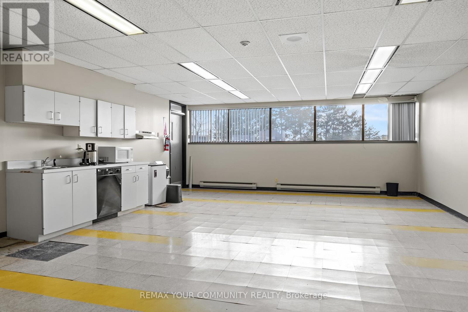 785 Arrow Road, Toronto (Humbermede), Ontario  M9M 2L4 - Photo 17 - W12541722