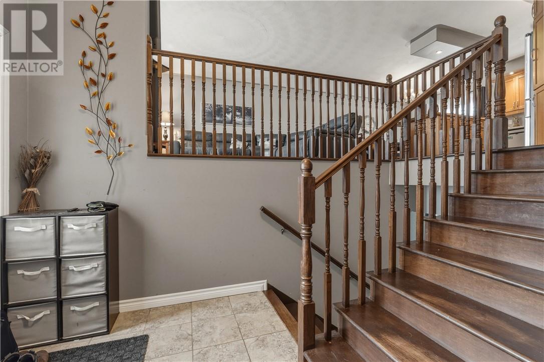 2264 Boardwalk Avenue, Greater Sudbury, Ontario  P3N 0A6 - Photo 3 - 2126326