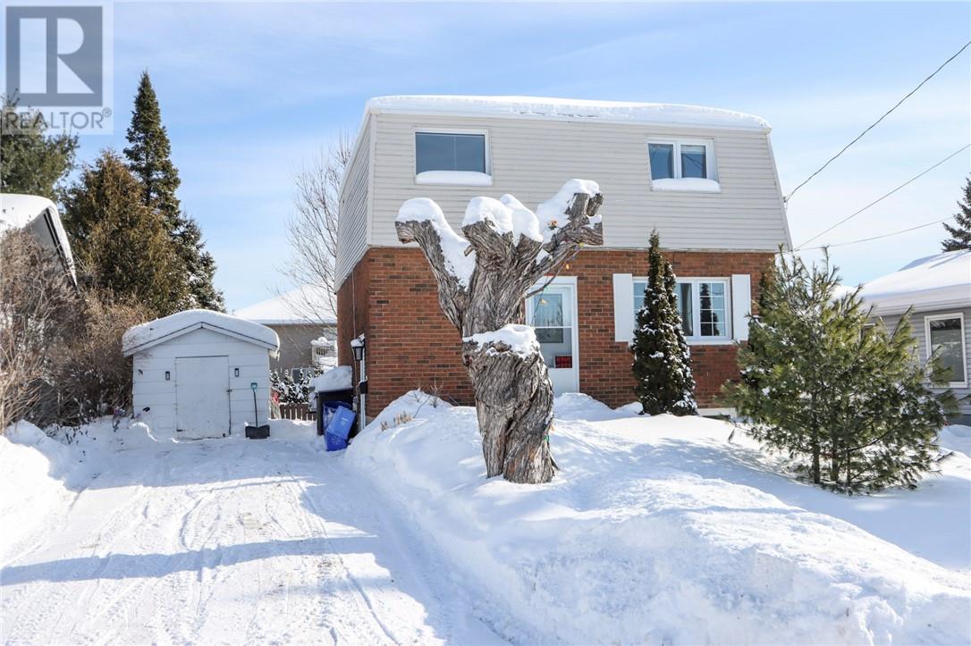 214 Darby Street, Greater Sudbury, Ontario  P3B 3V1 - Photo 1 - 2126319