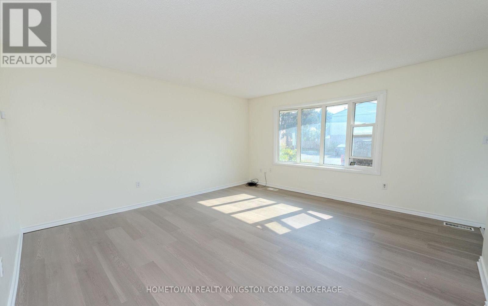 983 Oakview Avenue, Kingston (South Of Taylor-Kidd Blvd), Ontario  K7M 6W9 - Photo 6 - X12634040