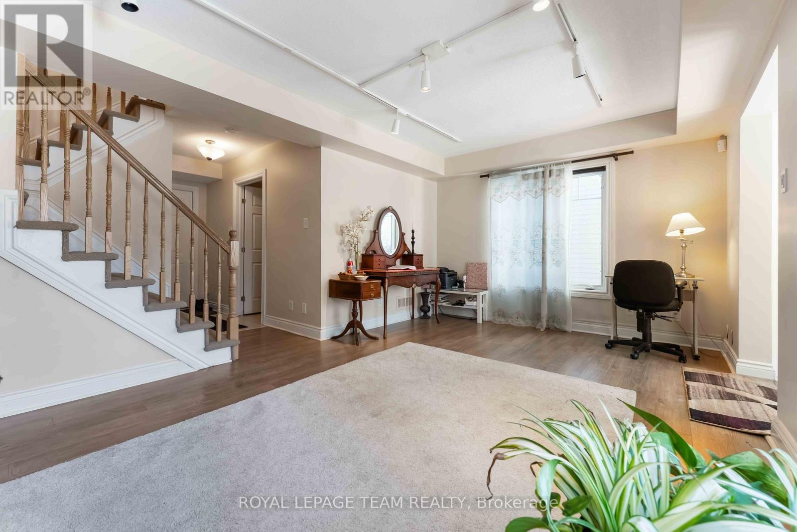 161 Harmattan Avenue, Ottawa, Ontario  K2S 0G3 - Photo 7 - X12740614