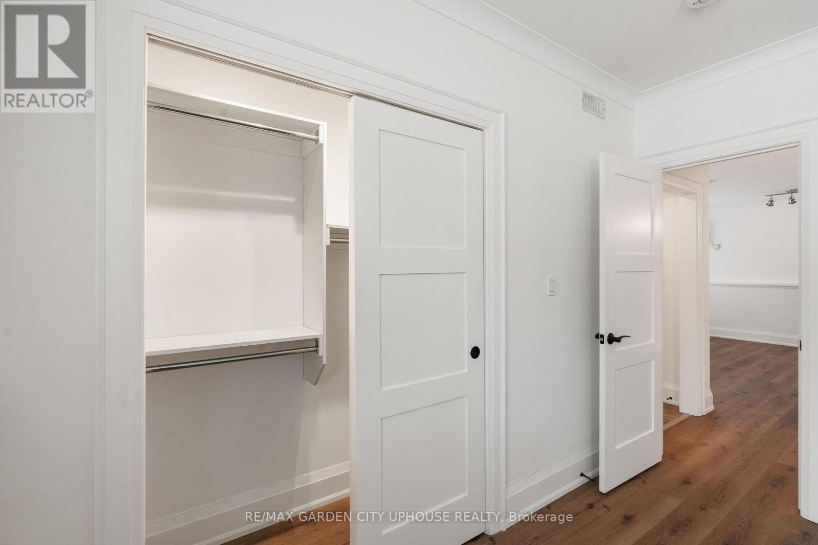 25 Cherry Street, St. Catharines, Ontario  L2R 5M5 - Photo 15 - X12653114