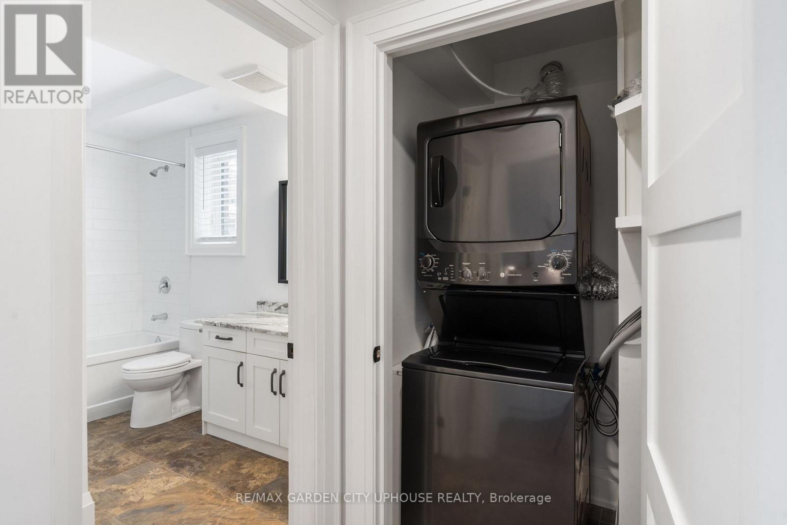 25 Cherry Street, St. Catharines, Ontario  L2R 5M5 - Photo 12 - X12653114