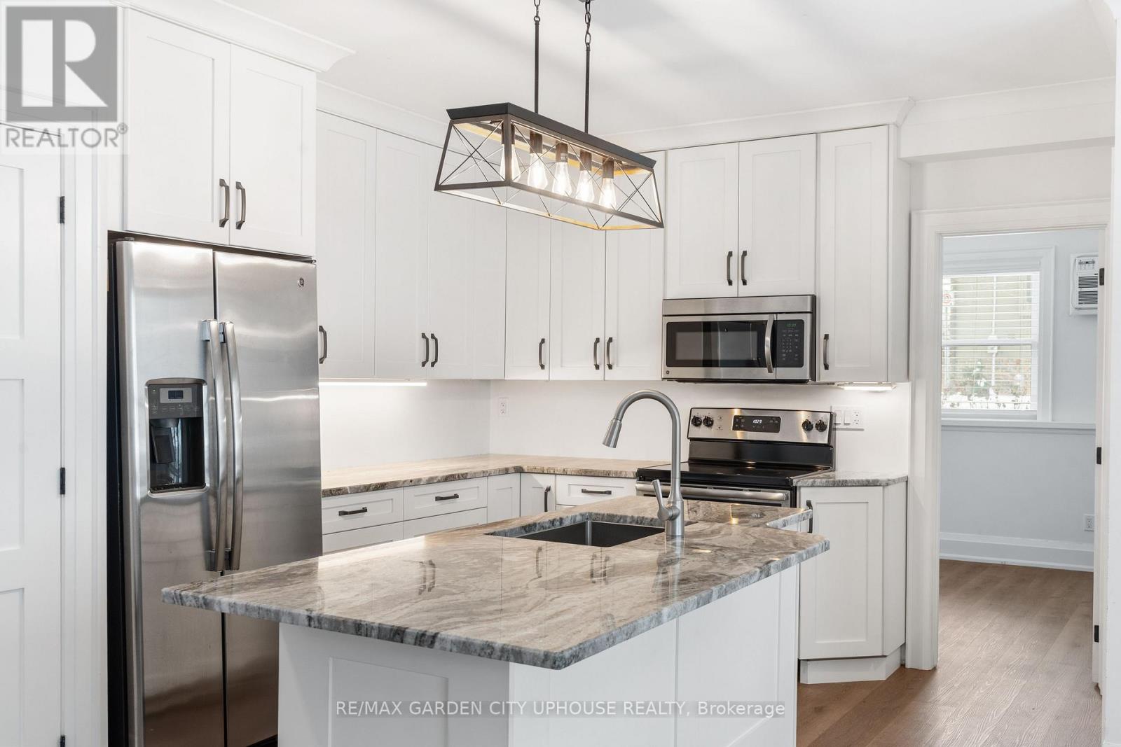 25 Cherry Street, St. Catharines, Ontario  L2R 5M5 - Photo 8 - X12653114